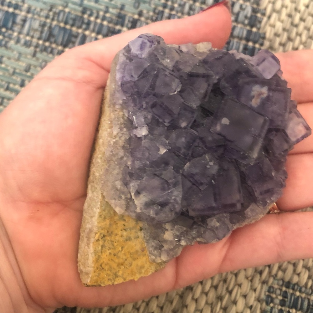 Stunning Purple Fluorite w/baby rainbows 🌈 - Picture 7 of 7